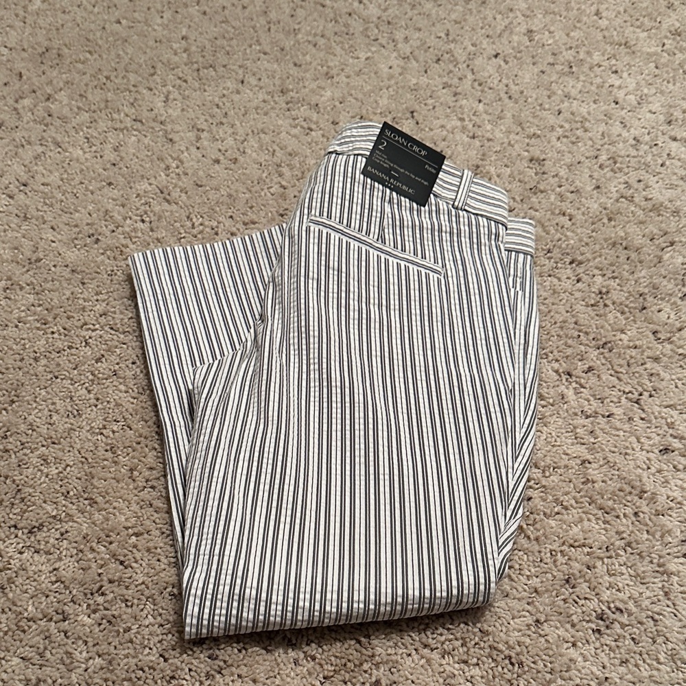 Banana Republic Gray and White Striped Cropped Pants